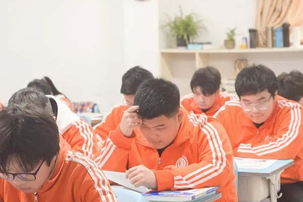 上海高考复读班哪家好？这7所学校升学率高