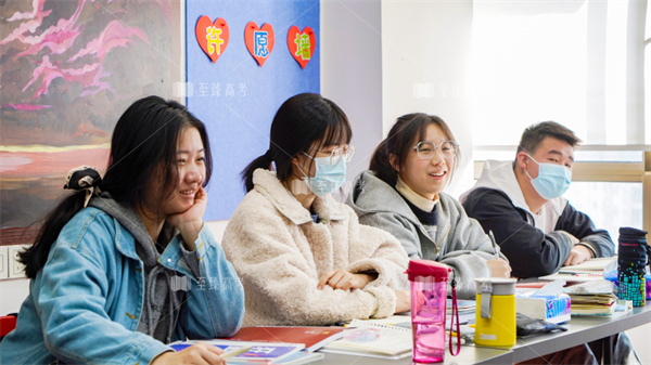 艺术生需要从小开始学吗:艺考生文化课要求高吗