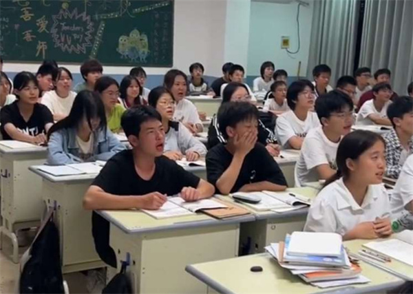 为什么选择成都卓越教育进行高考复读？